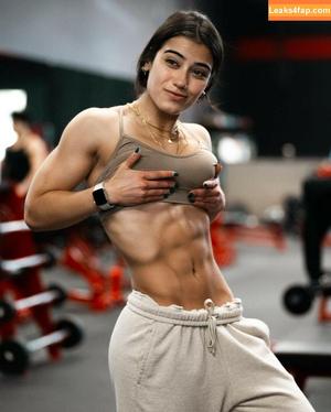 Sara Saffari photo #0028