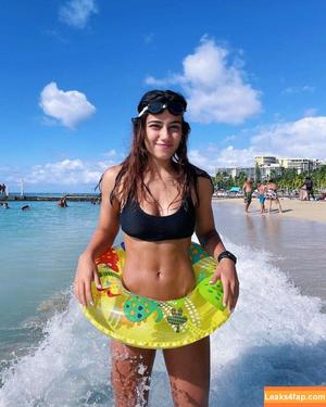 Sara Saffari photo #0049