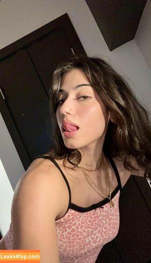 Sara Saffari photo #0070