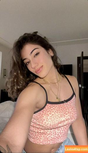 Sara Saffari photo #0073