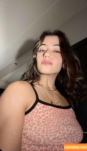 Sara Saffari photo #0074