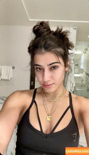 Sara Saffari photo #0075