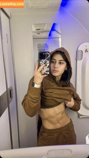 Sara Saffari photo #0079