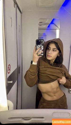 Sara Saffari photo #0080