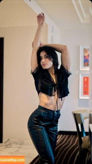 Sara Saffari photo #0132