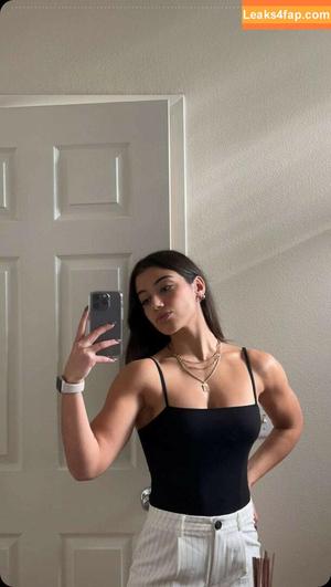 Sara Saffari photo #0182