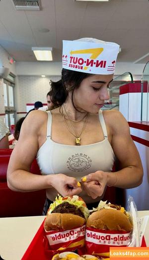 Sara Saffari photo #0200