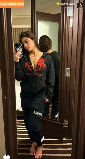 Sara Saffari photo #0207