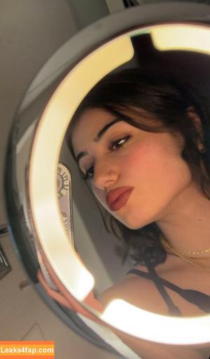 Sara Saffari photo #0223