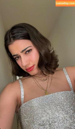 Sara Saffari photo #0258