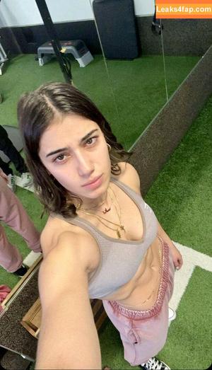 Sara Saffari photo #0323