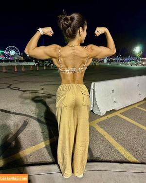 Sara Saffari photo #0380