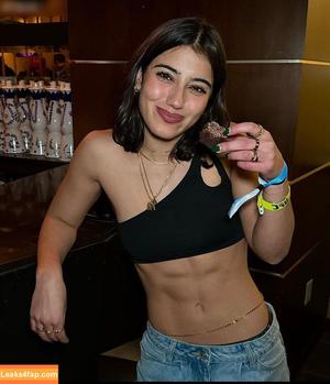 Sara Saffari photo #0392