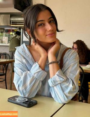 Sara Saffari photo #0409