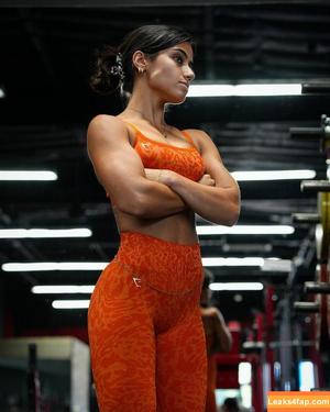 Sara Saffari photo #0437