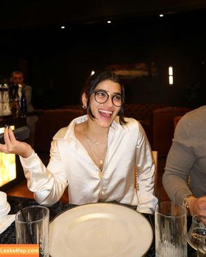 Sara Saffari photo #0512