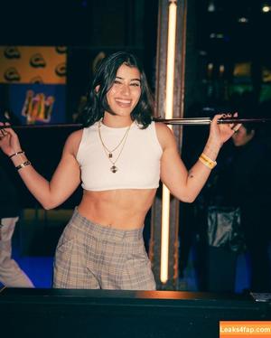 Sara Saffari photo #0517