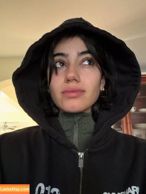 Sara Saffari photo #0769