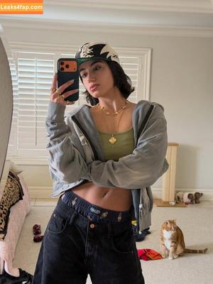 Sara Saffari photo #0770