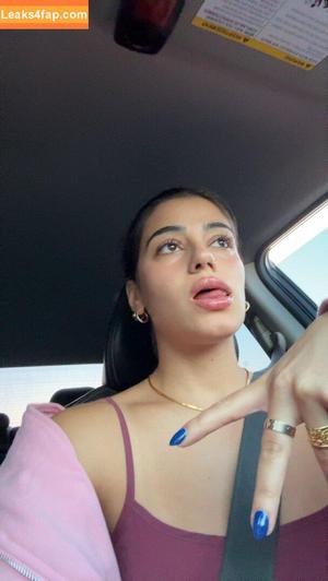 Sara Saffari photo #0800