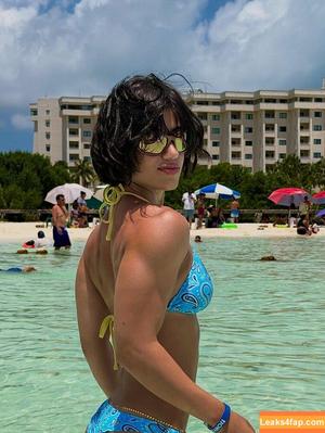 Sara Saffari photo #0879