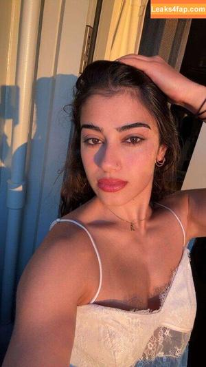Sara Saffari photo #0900
