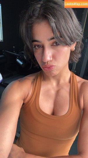 Sara Saffari photo #0925