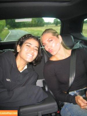 Sara Saffari photo #0945