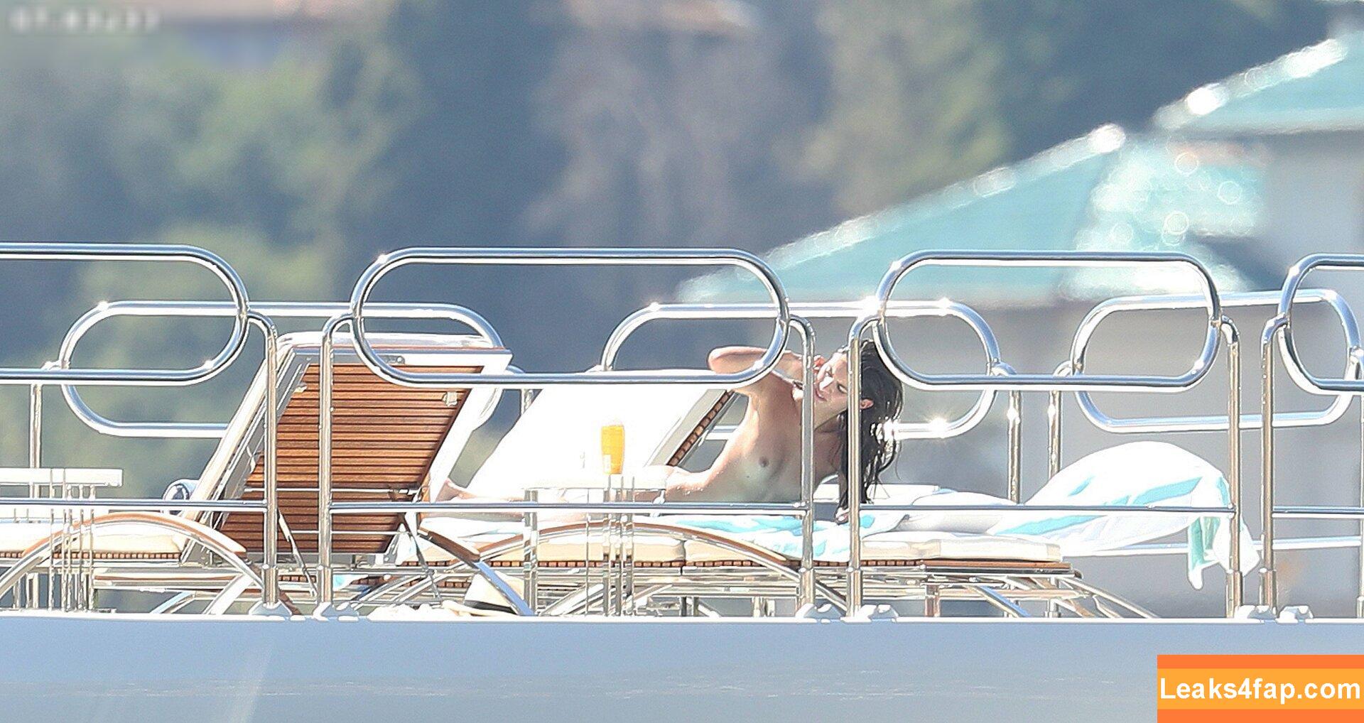 Sara Sampaio / SaraSampaio leaked photo photo #0120