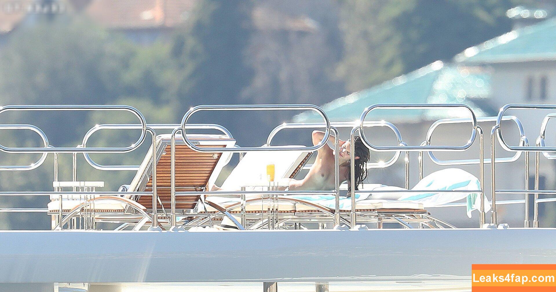Sara Sampaio / SaraSampaio leaked photo photo #0121