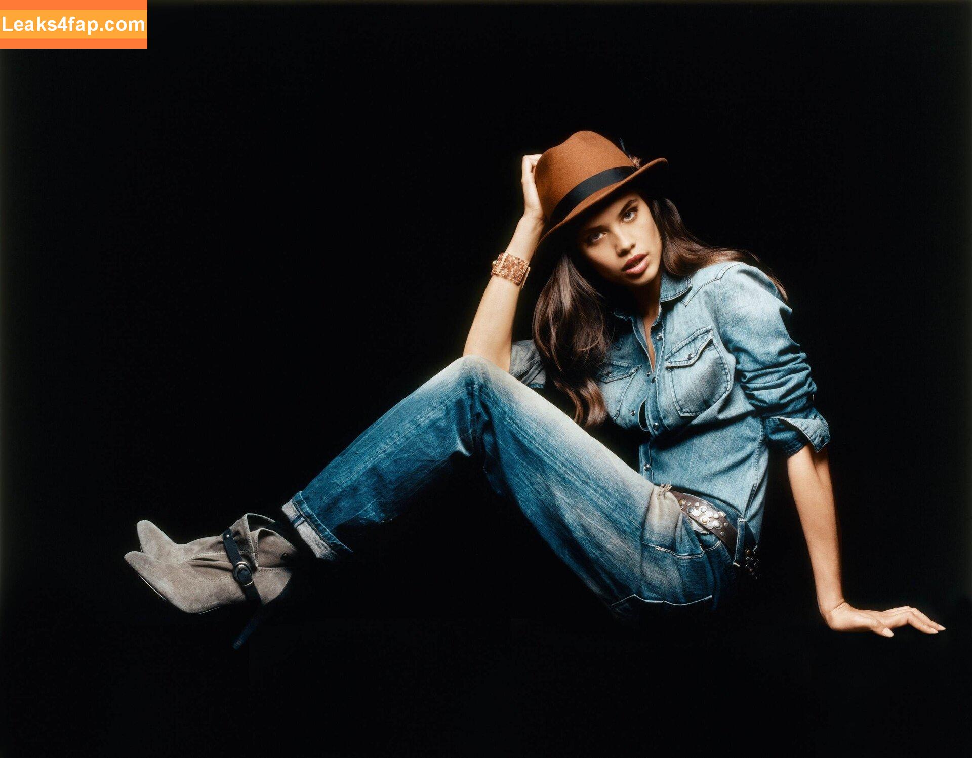 Sara Sampaio / SaraSampaio leaked photo photo #0142