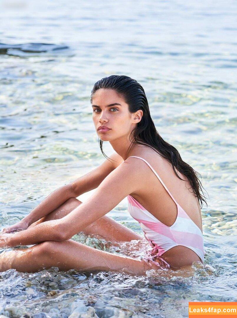 Sara Sampaio / SaraSampaio слитое фото фото #0345