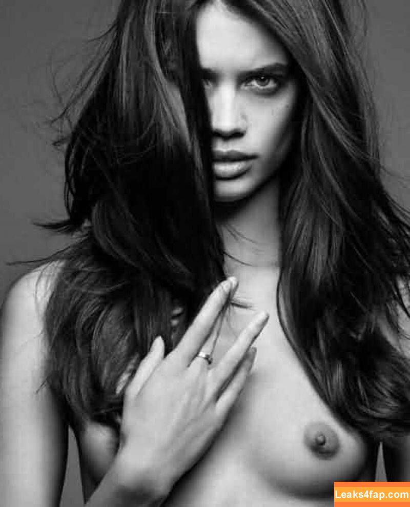 Sara Sampaio / SaraSampaio leaked photo photo #0473
