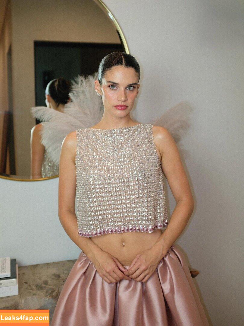 Sara Sampaio / SaraSampaioOficial / https: / sarasampaio leaked photo photo #0568