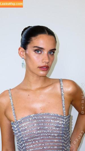 Sara Sampaio фото #0565