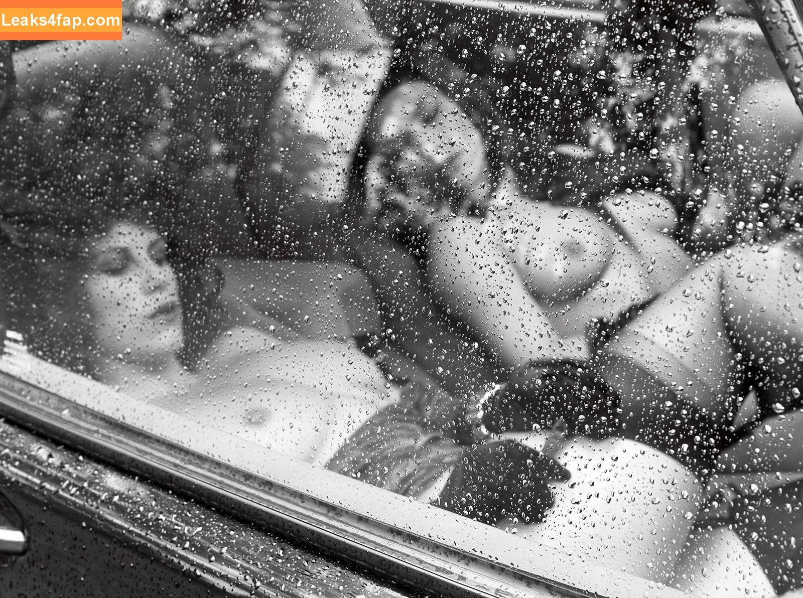 Sara Sanderson /  leaked photo photo #0010