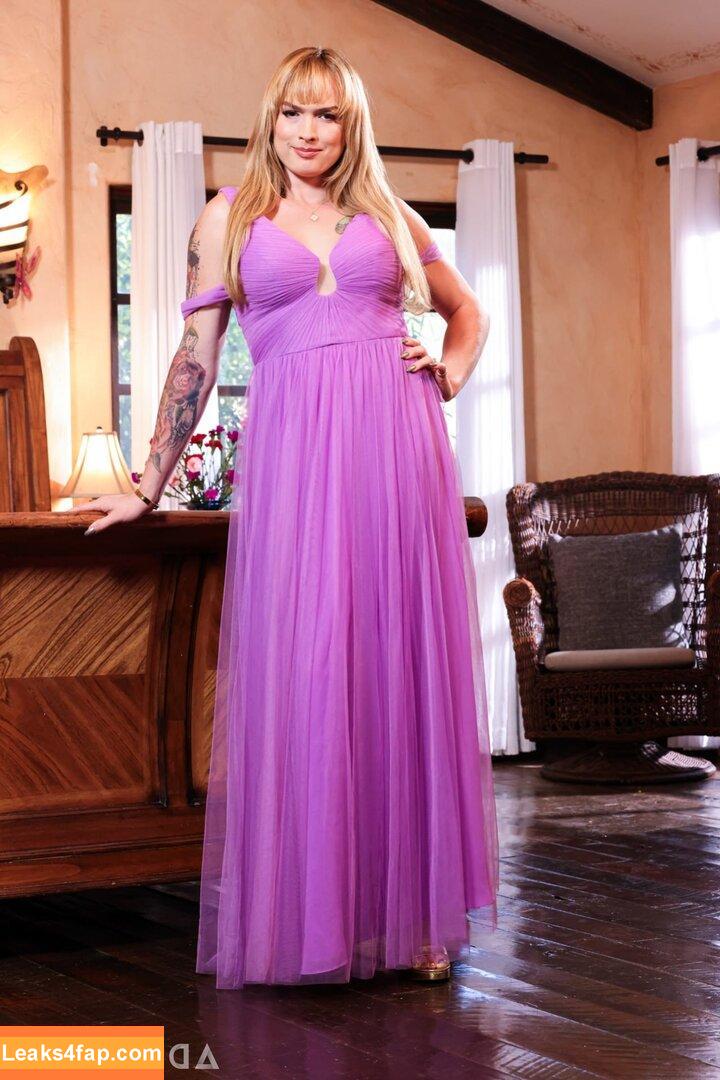 sarablakelovely / Blake Lovely leaked photo photo #0085