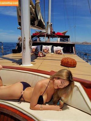 sarachaee photo #0075