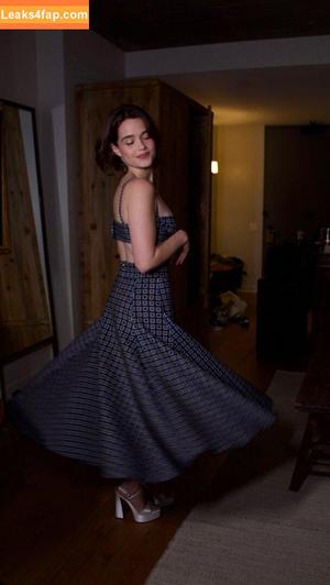 Sarah Catherine Hook photo #0035