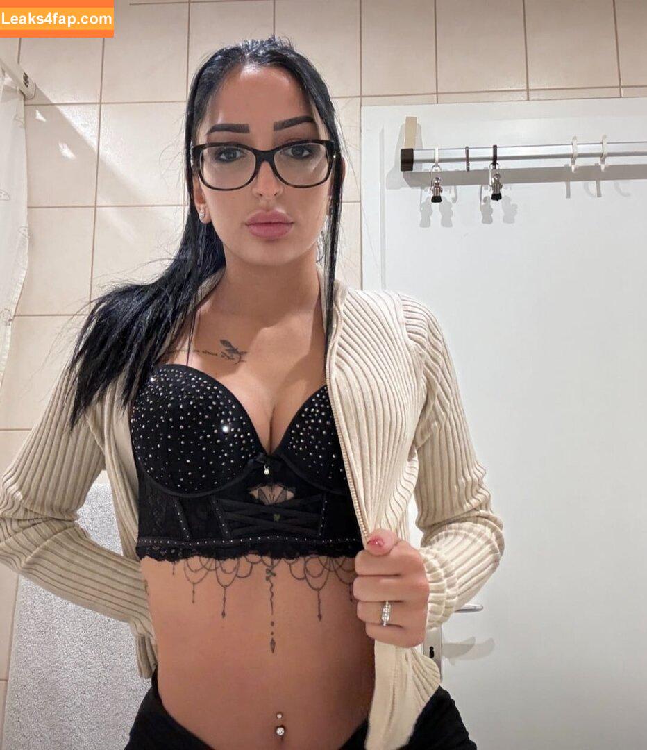Sarah-Engel /  leaked photo photo #0003