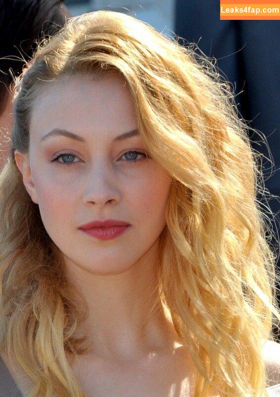 Sarah Gadon / sarahgadon leaked photo photo #0014