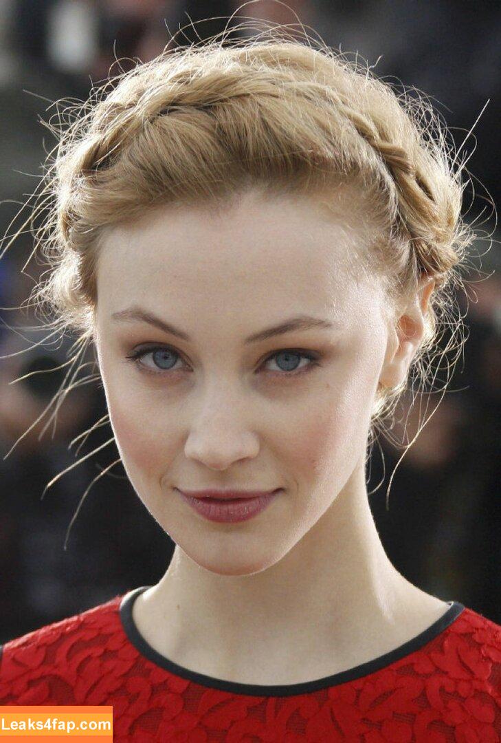 Sarah Gadon / sarahgadon leaked photo photo #0016