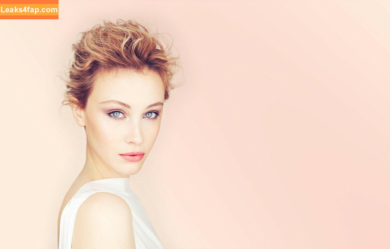 Sarah Gadon / sarahgadon leaked photo photo #0031