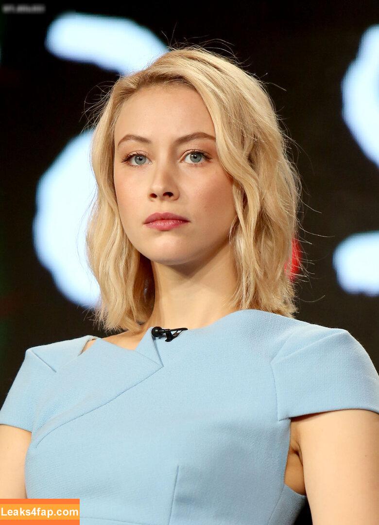 Sarah Gadon / sarahgadon leaked photo photo #0053