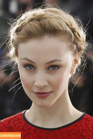 Sarah Gadon photo #0016