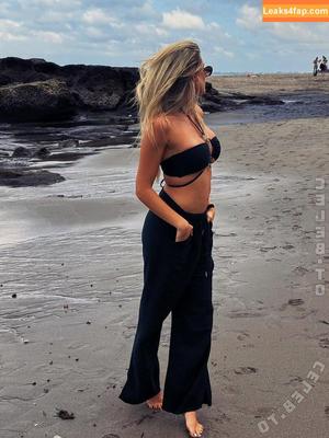 Sarah Harrison photo #0261