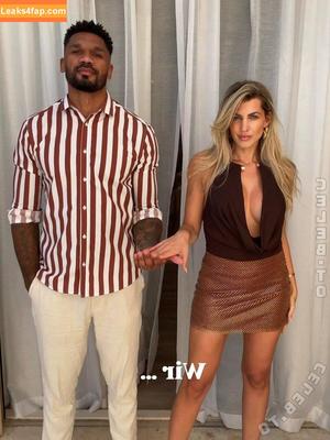 Sarah Harrison photo #0271