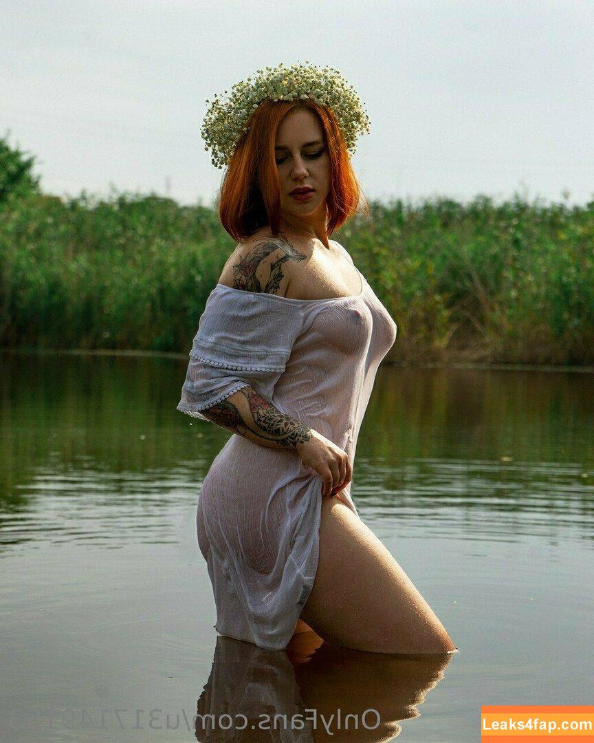 sarah_holland /  leaked photo photo #0021