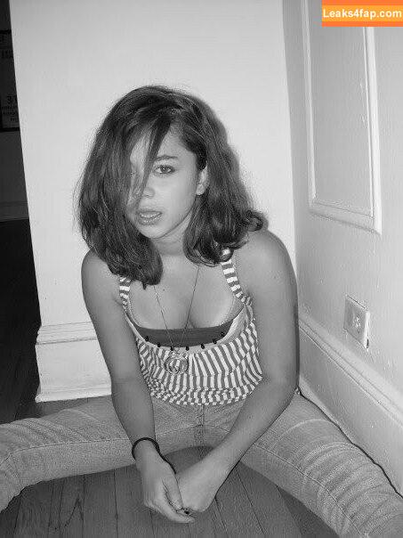 Sarah Hyland / Sarah_Hyland / https: / officialsarahhyland / sarahhyland / sarahhyland4 слитое фото фото #0027