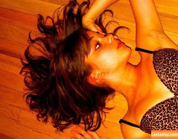 Sarah Hyland / Sarah_Hyland / https: / officialsarahhyland / sarahhyland / sarahhyland4 слитое фото фото #0028